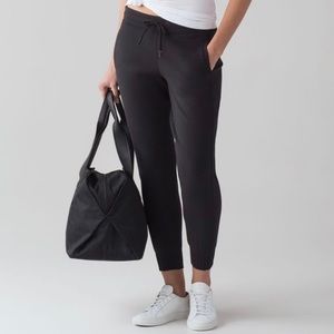 NWT Lululemon NTS jogger size 4